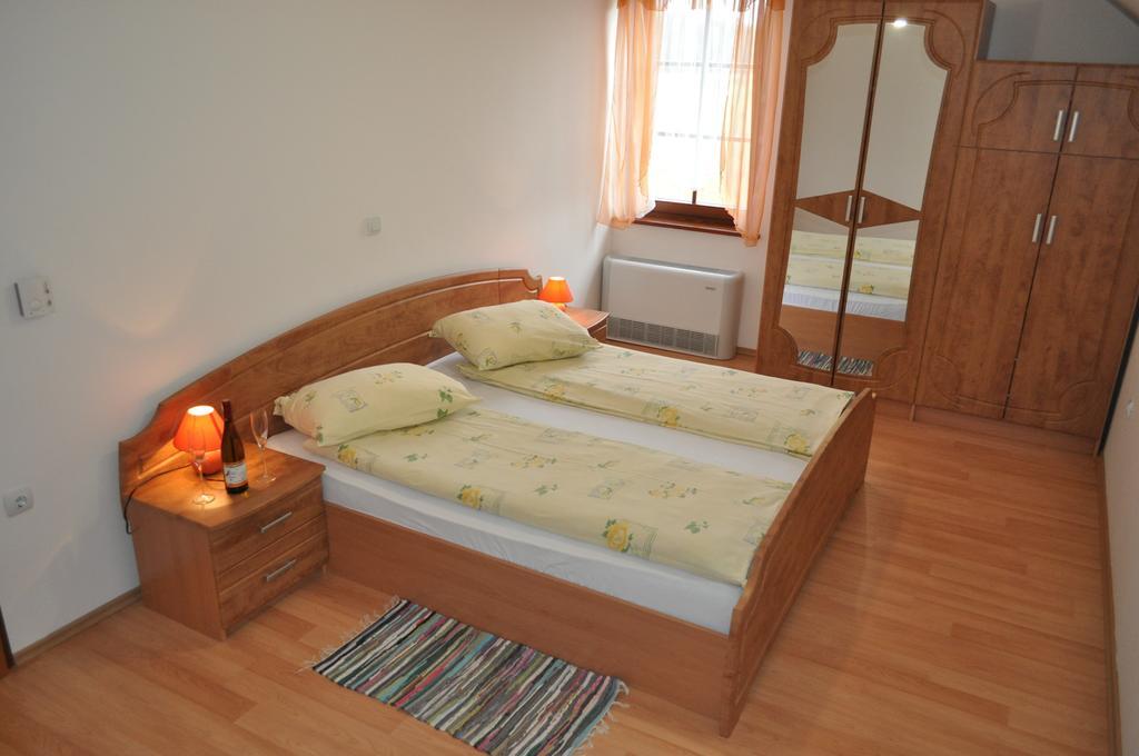 Apartments - Turisticna Kmetija Vrbnjak Ljutomer Room photo